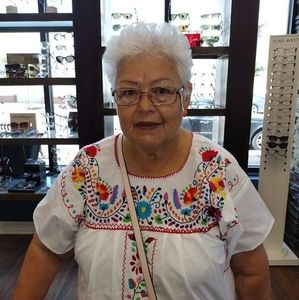 Meet your Posher, Beatriz